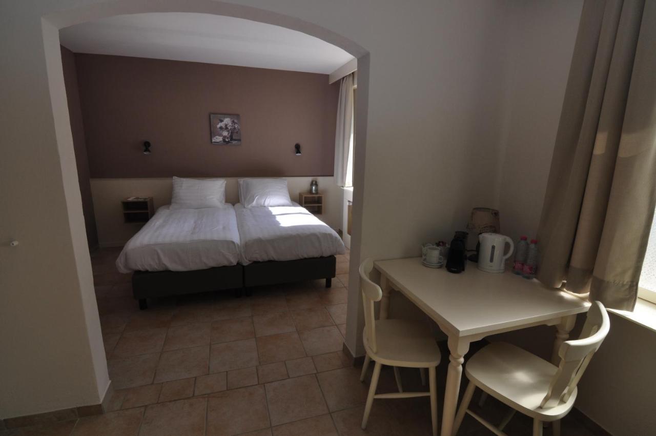 Chambres Et Table D'Hotes Vie La Vie Bains-les-Bains Exterior foto