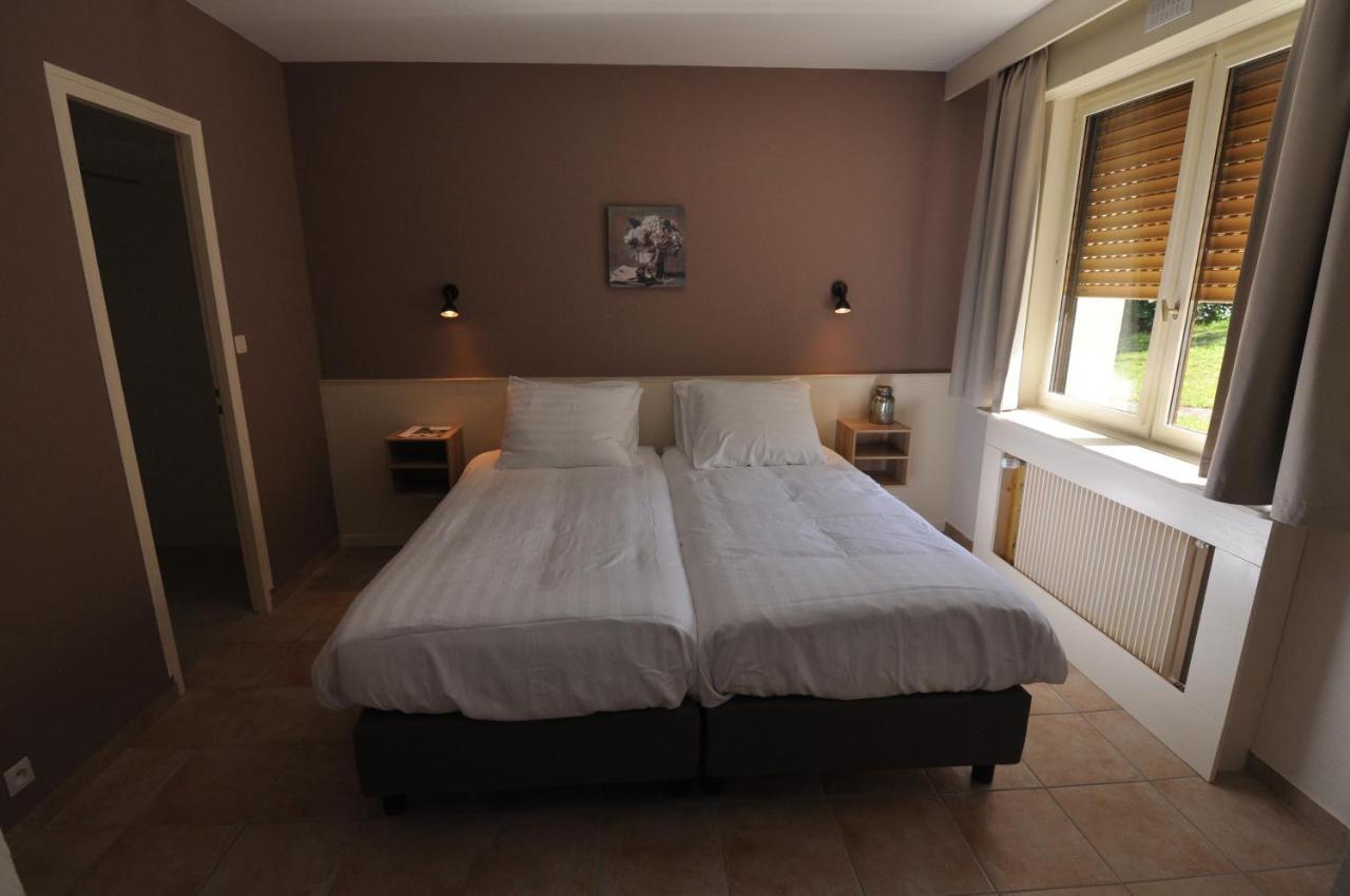 Chambres Et Table D'Hotes Vie La Vie Bains-les-Bains Exterior foto