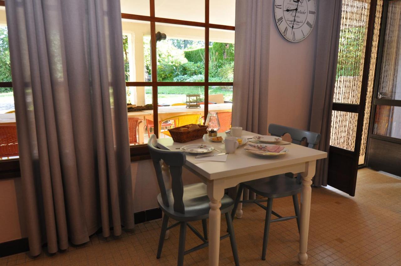 Chambres Et Table D'Hotes Vie La Vie Bains-les-Bains Exterior foto